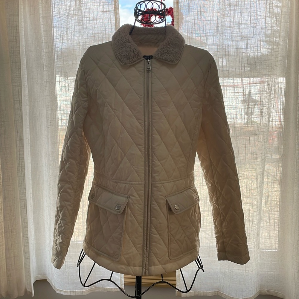 Ralph Lauren Women’s Quilted Jacket 
Size small, beautiful Cream color